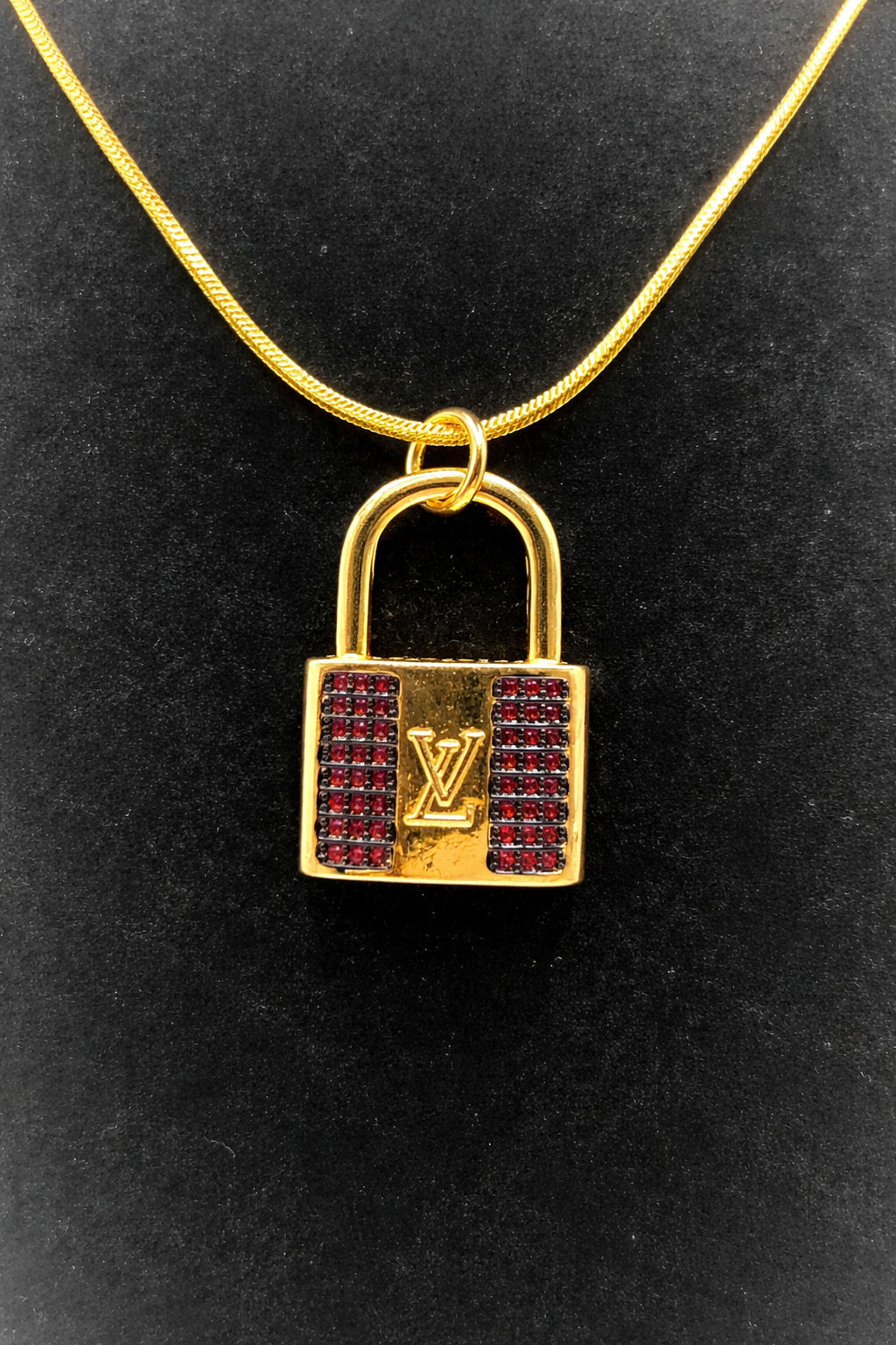Padlock Crystal Pendant Necklace – Gold Colored