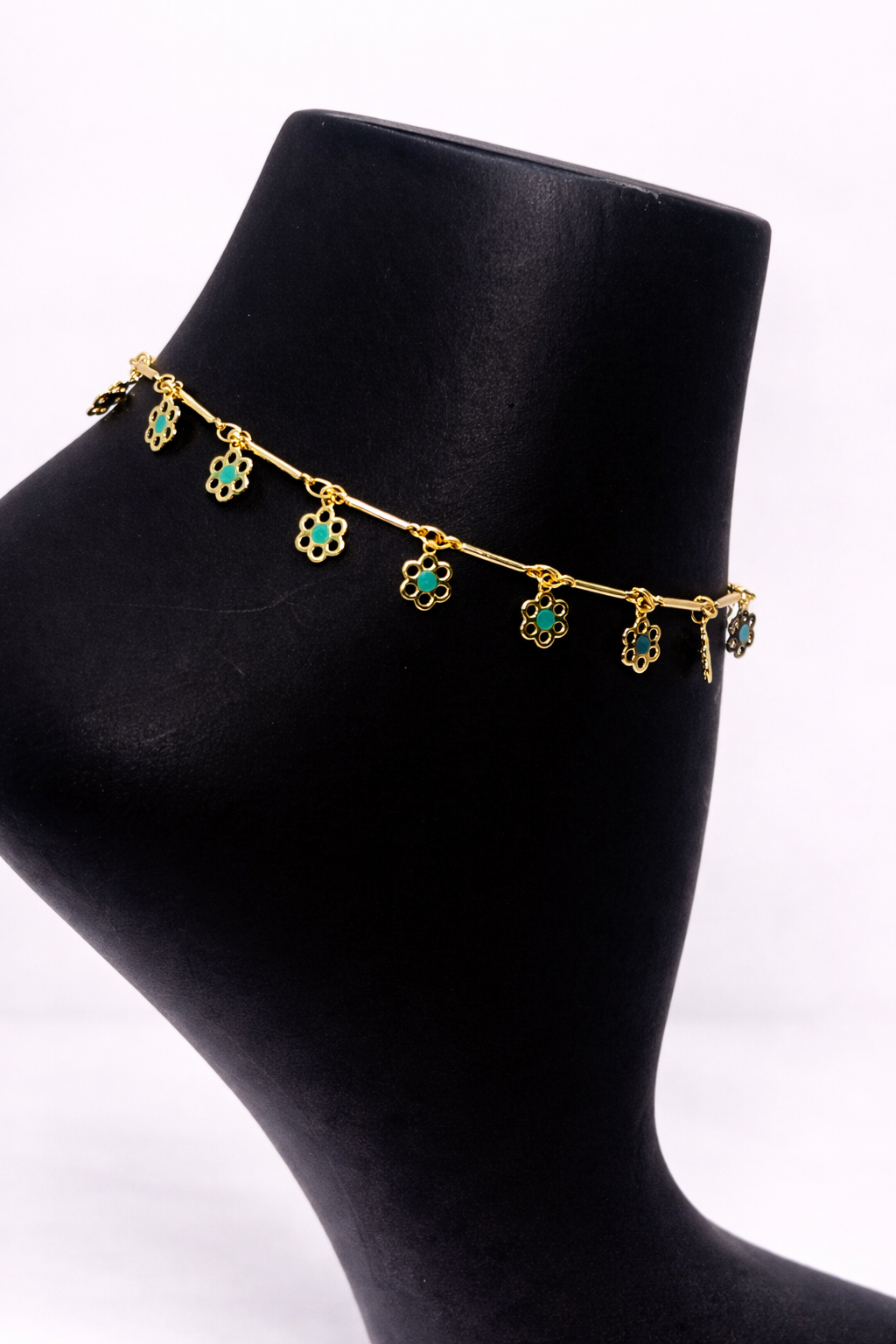 Green Flower Charm Anklet – Gold Colored