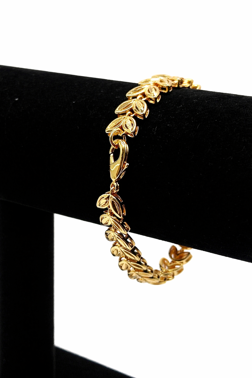 Leaf Link Bracelet – Gold Colored
