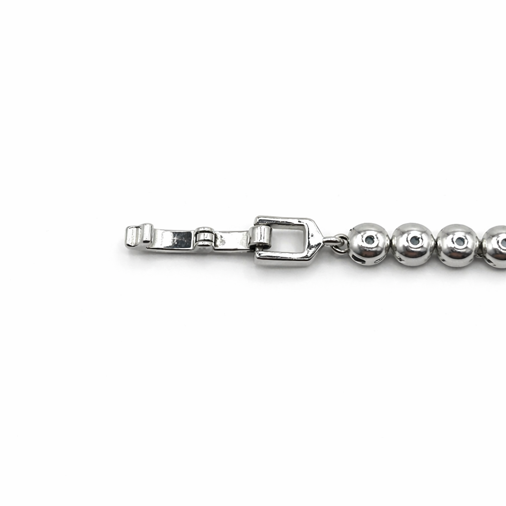 Triple Crystal Apple Bead Bracelet – Silver Colored