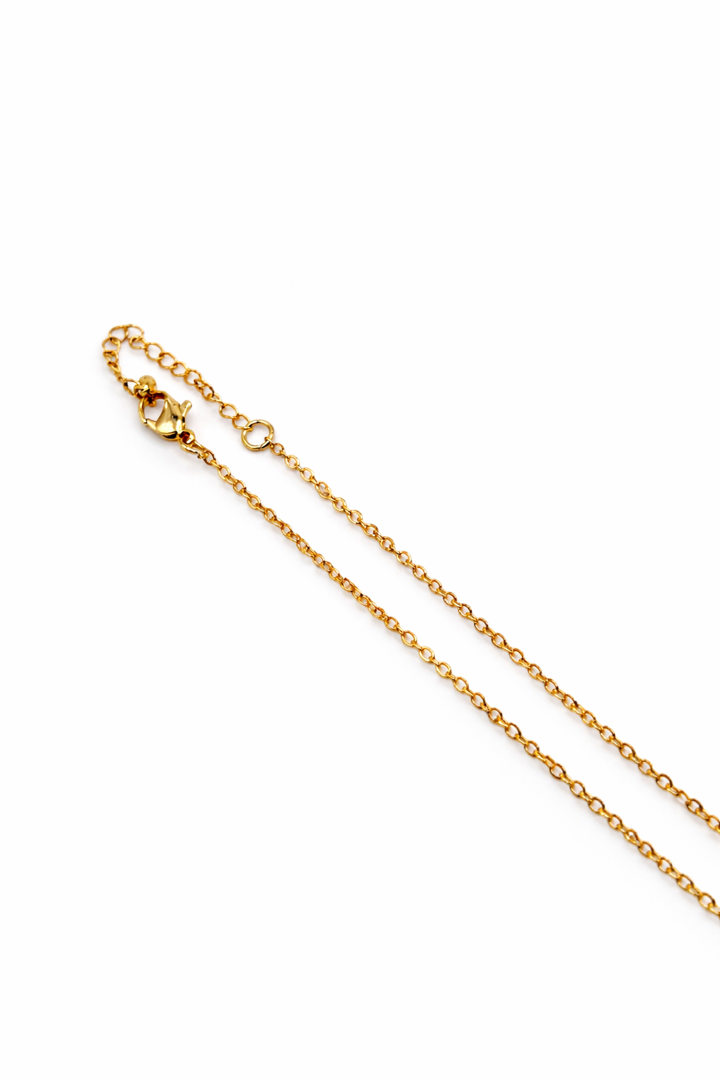 Fox Emblem Circle Pendant Necklace – Gold Colored