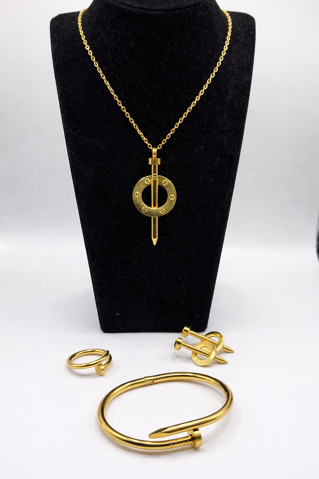 Nail Motif Jewellery Set – Gold Colored