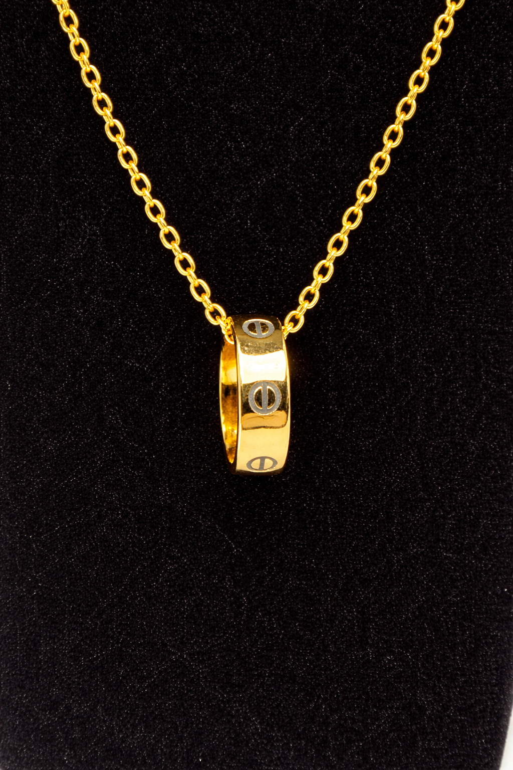 Crystal Circle Pendant Necklace – Gold Colored