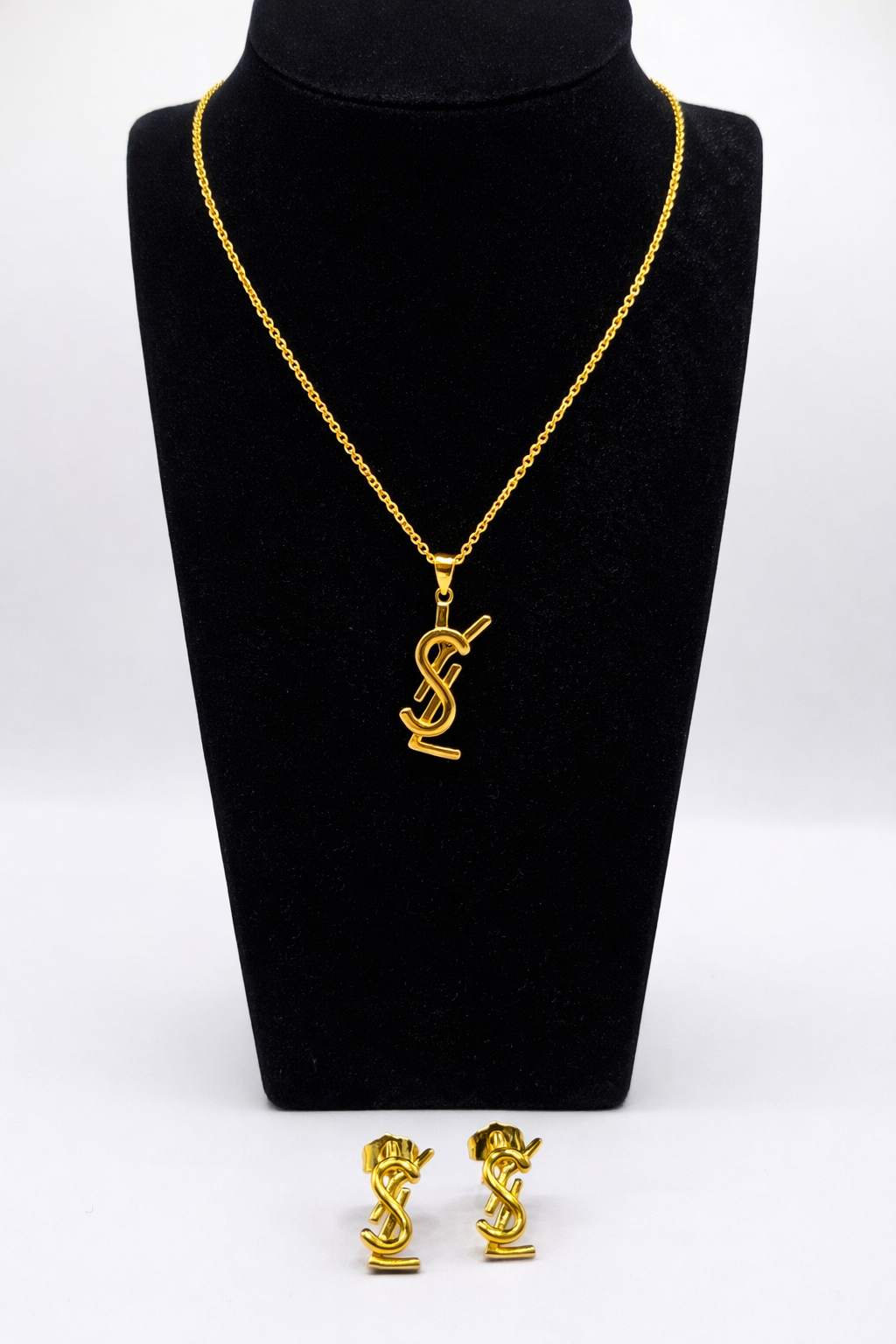 Monogram Pendant Jewellery Set – Gold Colored