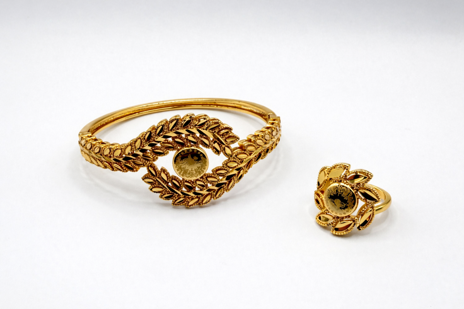 Leaf Motif Bracelet and Ring Set – Gold Colored