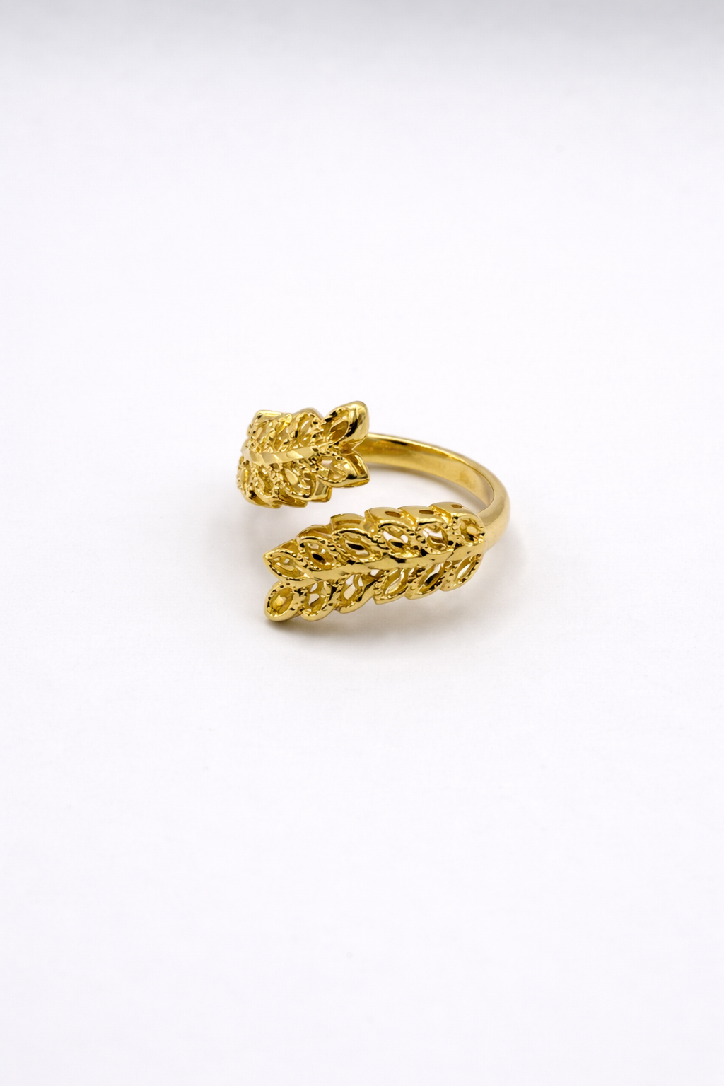 Leaf Wrap Bracelet – Gold Colored