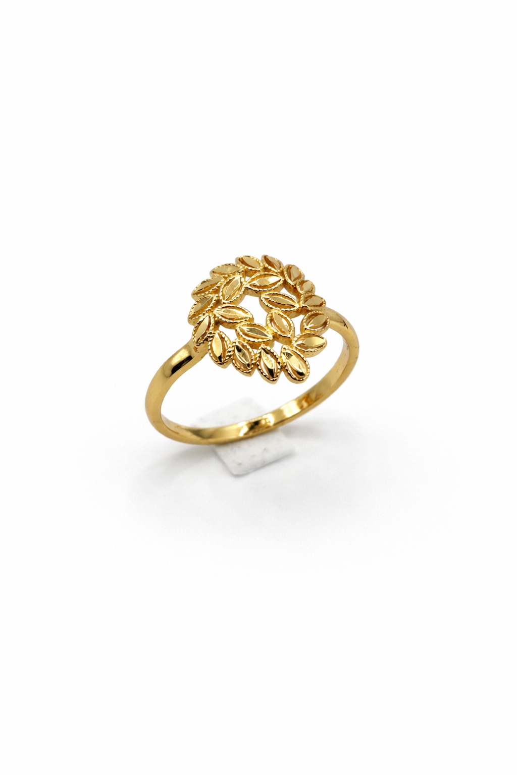 Elegant Leaf Cluster Gold Ring
