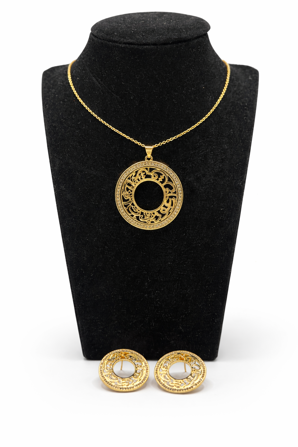 Ornate Circular Pendant Jewellery Set – Gold Colored