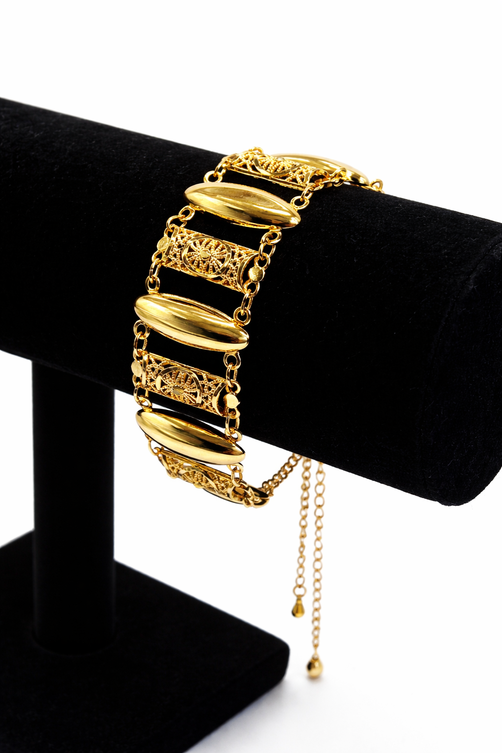 Ornate Filigree Link Bracelet – Gold Colored
