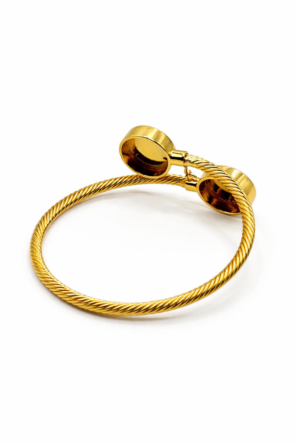 Twisted Rope Medallion Bangle Bracelet – Gold Colored