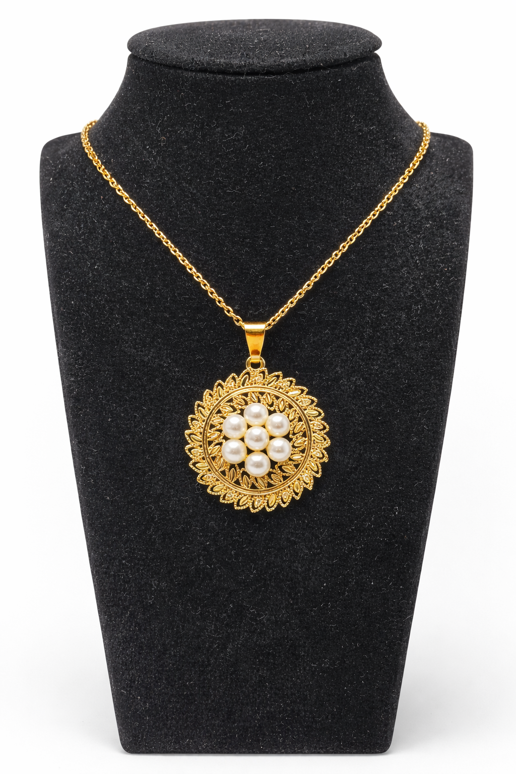 Vintage Pearl Floral Medallion Necklace – Gold Colored